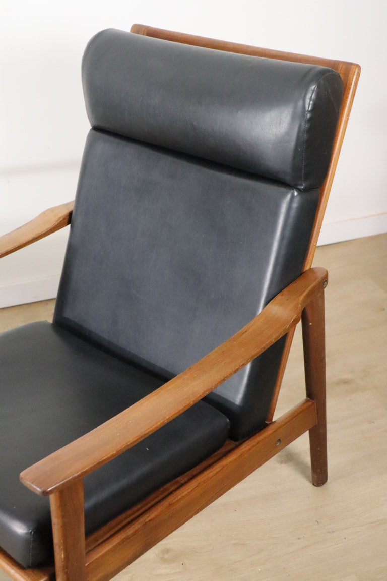 Paire de fauteuils scandinave en teck et skai, 1960