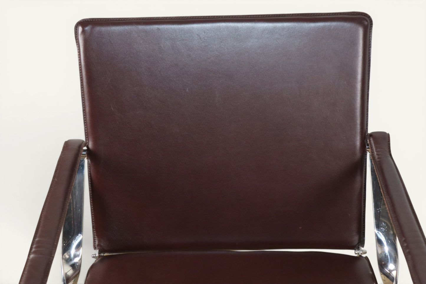 Paire de fauteuils en cuir et métal chromé, Italie - 1970