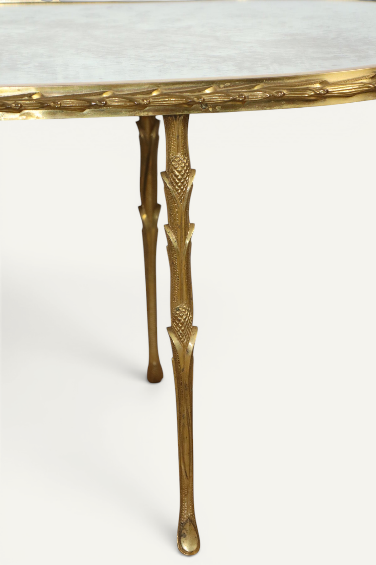 Table basse Maison Baguès en bronze doré et miroir vieilli – Années 1950