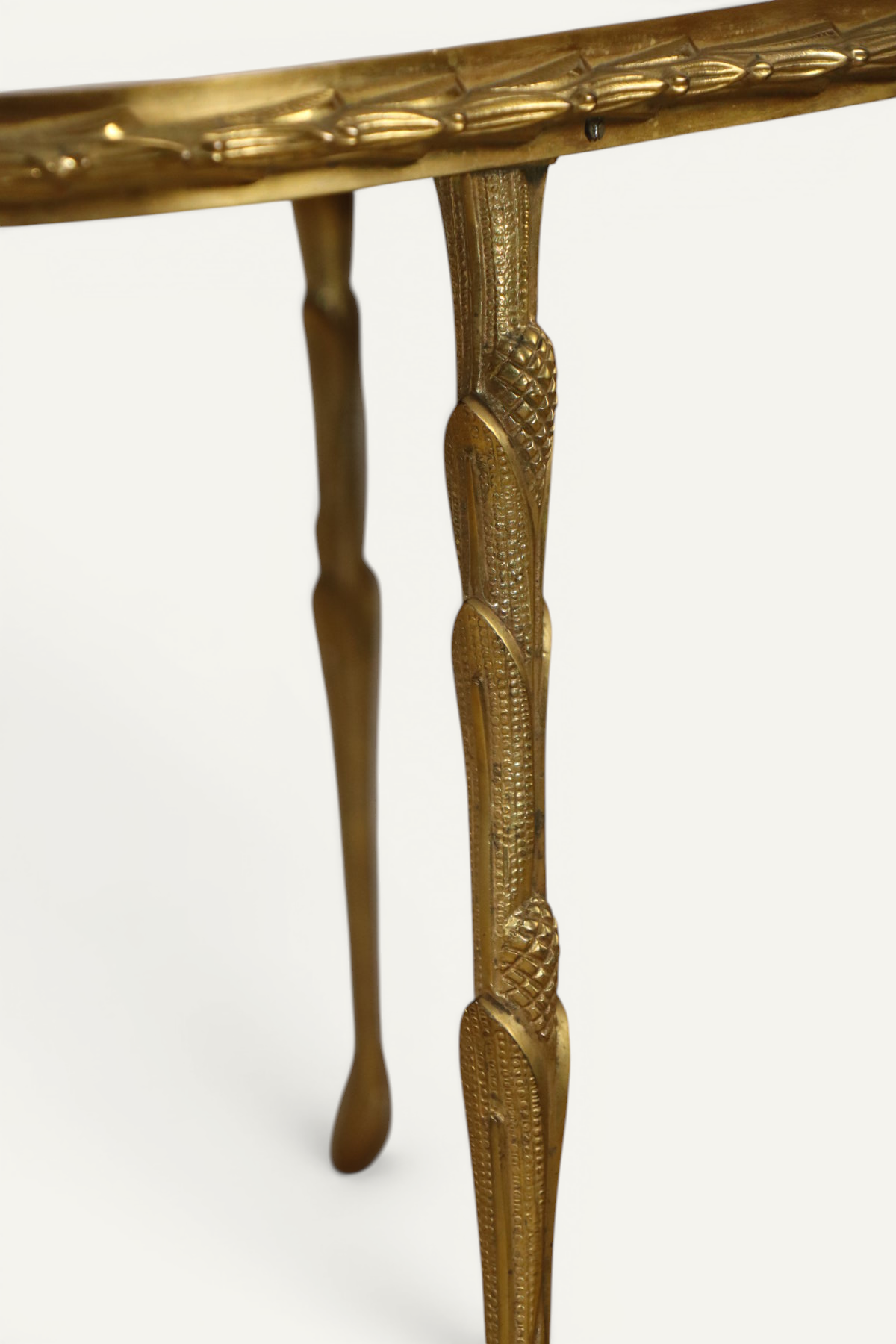 Table basse Maison Baguès en bronze doré et miroir vieilli – Années 1950