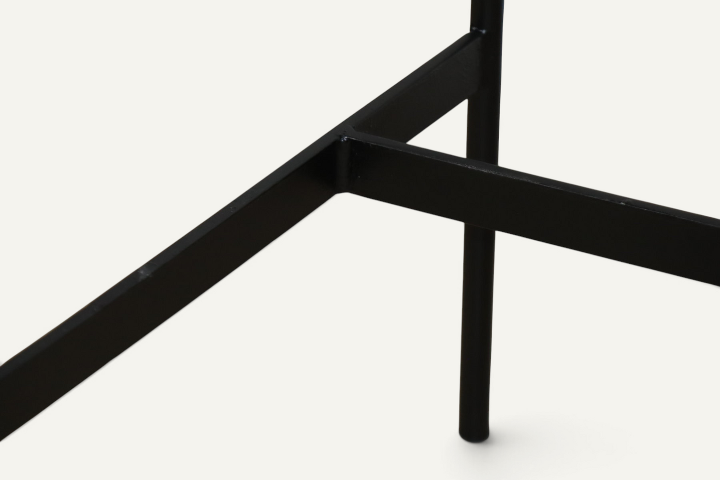 Bureau CM178 Pierre Paulin pour Thonet en chêne et métal noir – Années 1950