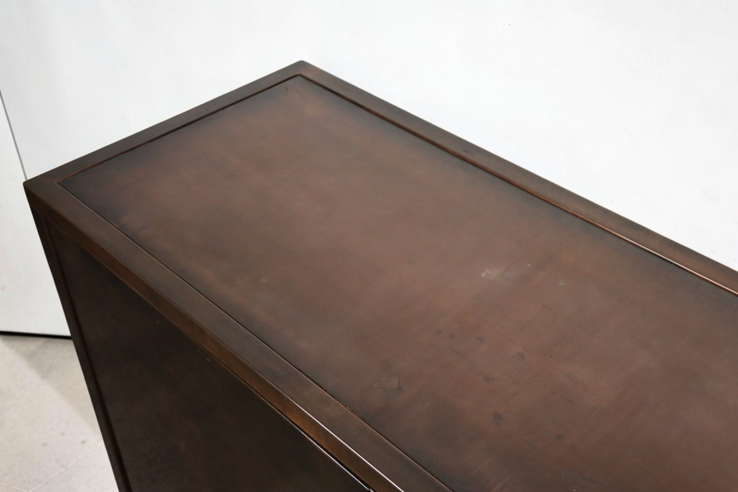 Enfilade minimaliste en métal patiné bronze, années 70