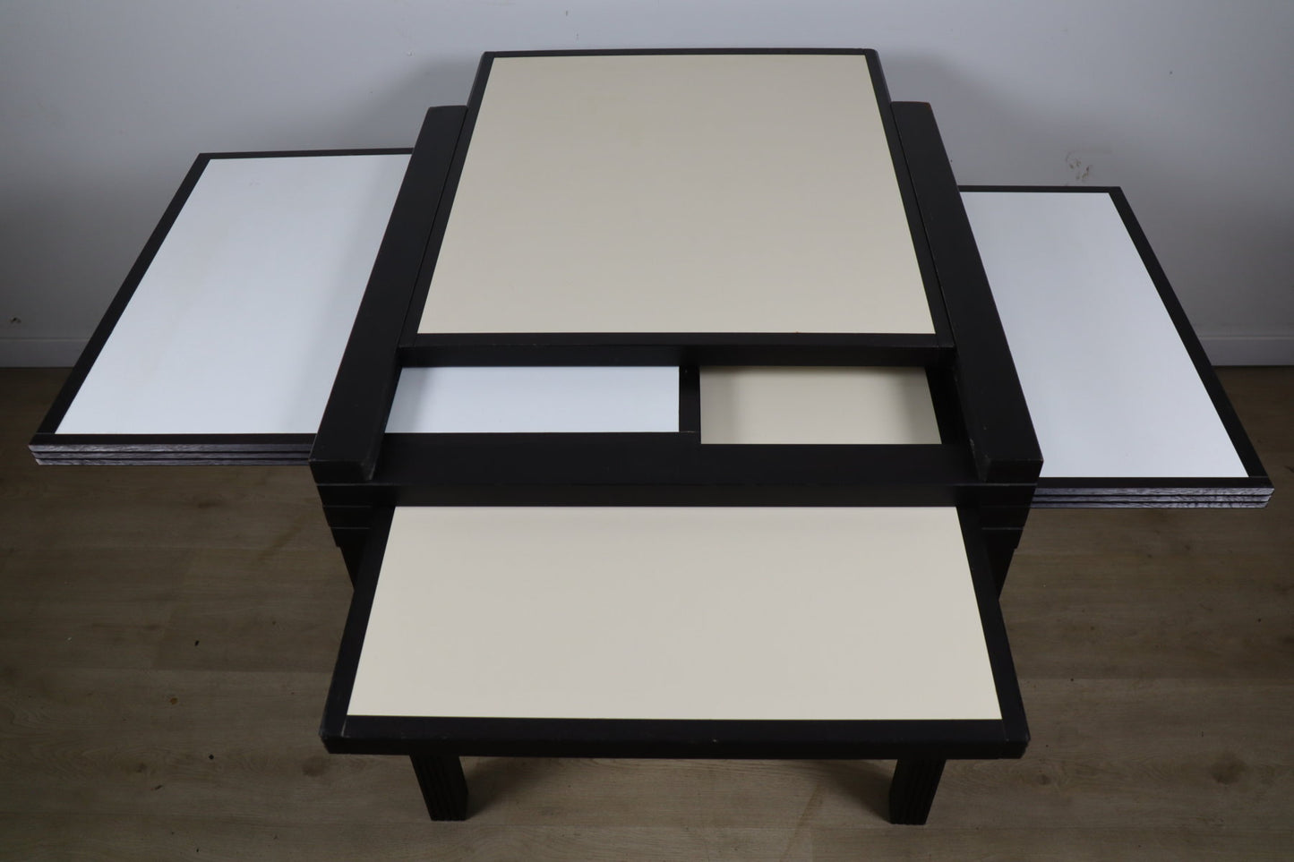 Table modulable bi-colore Bernard Vuarnesson - Années 80