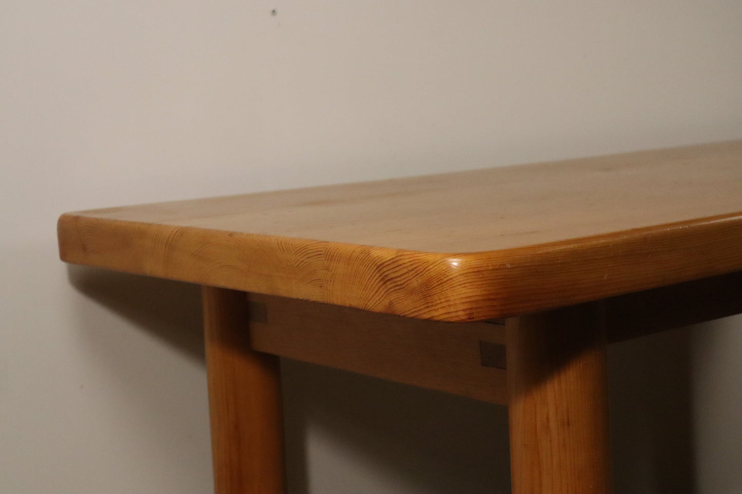 Table René Martin en pin massif moderniste, 1960