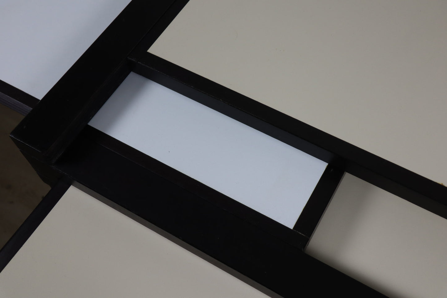 Table modulable bi-colore Bernard Vuarnesson - Années 80