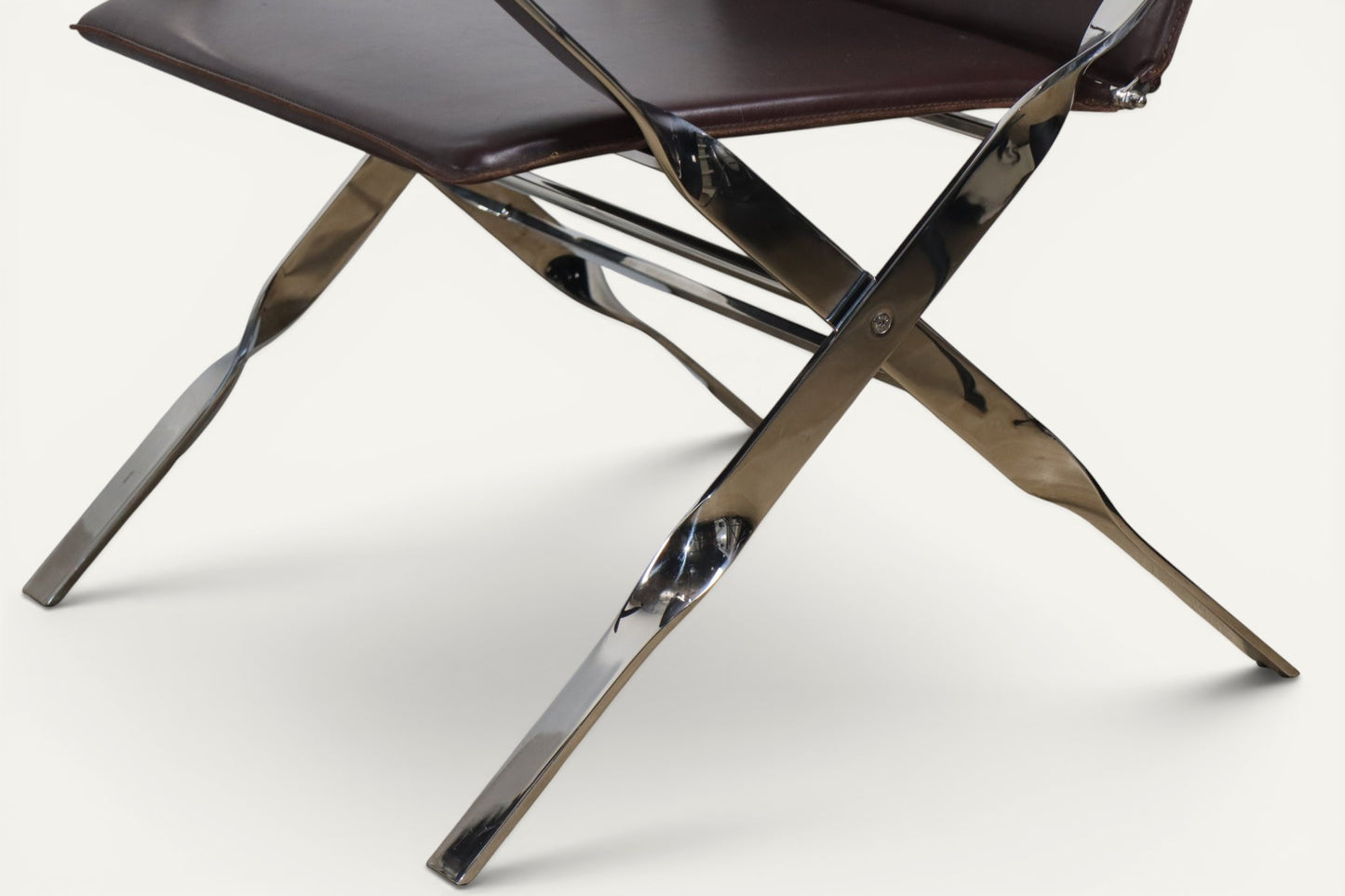 Paire de fauteuils en cuir et métal chromé, Italie - 1970
