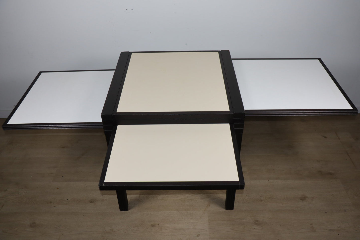 Table modulable bi-colore Bernard Vuarnesson - Années 80