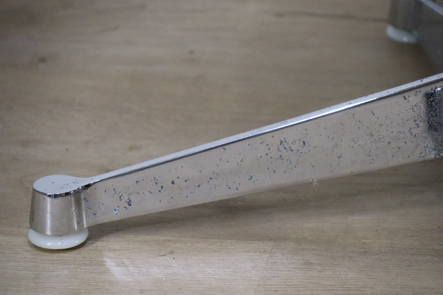 Fauteuil EA 108 en cuir – Charles & Ray Eames – Herman Miller – 1960