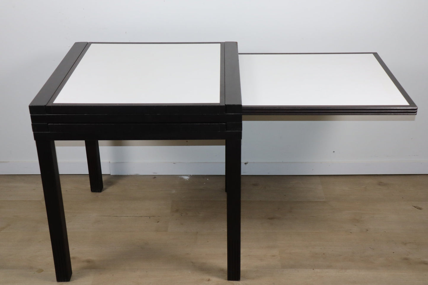 Table modulable bi-colore Bernard Vuarnesson - Années 80