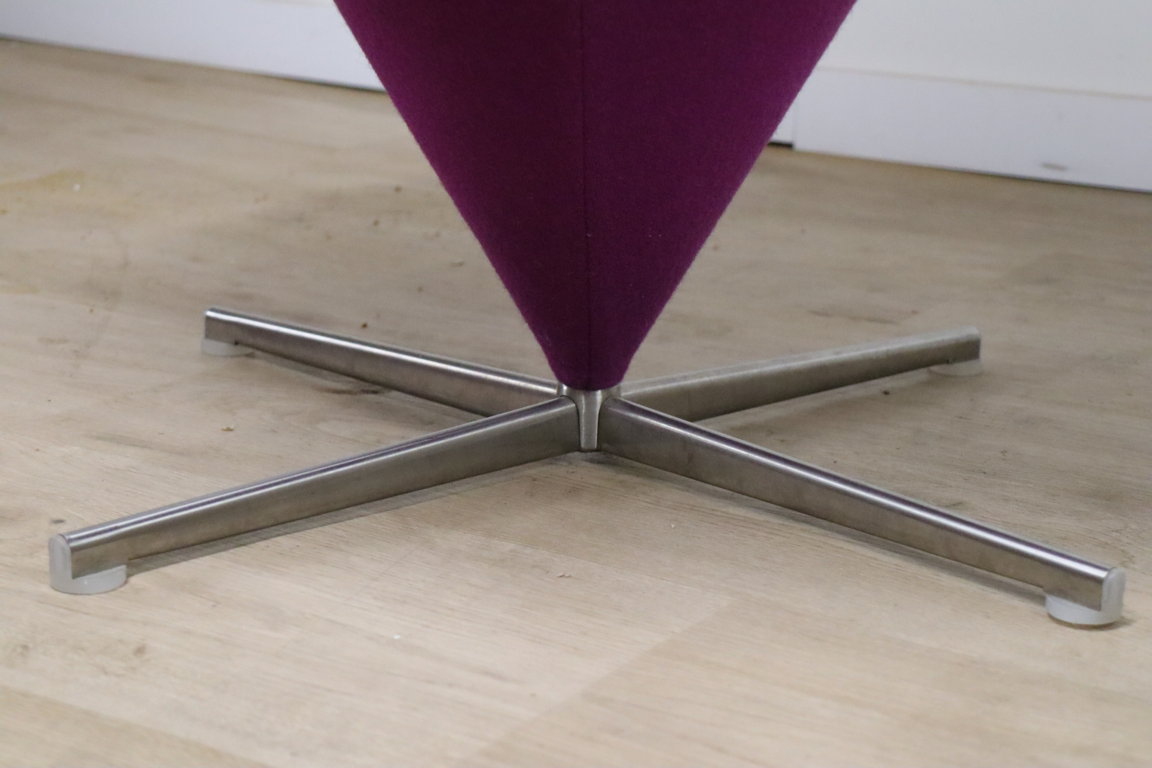 Chaise modèle « Cone Chair » Verner Panton édition Vitra