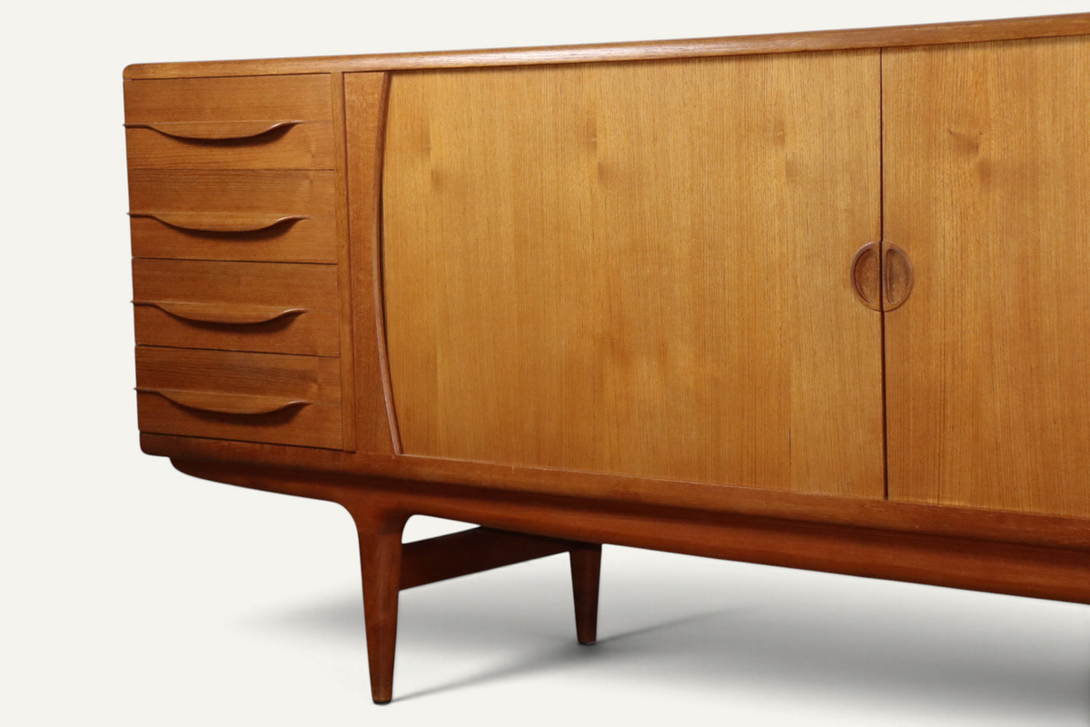 Enfilade scandinave en teck par Johannes Andersen pour Samcom – Années 60