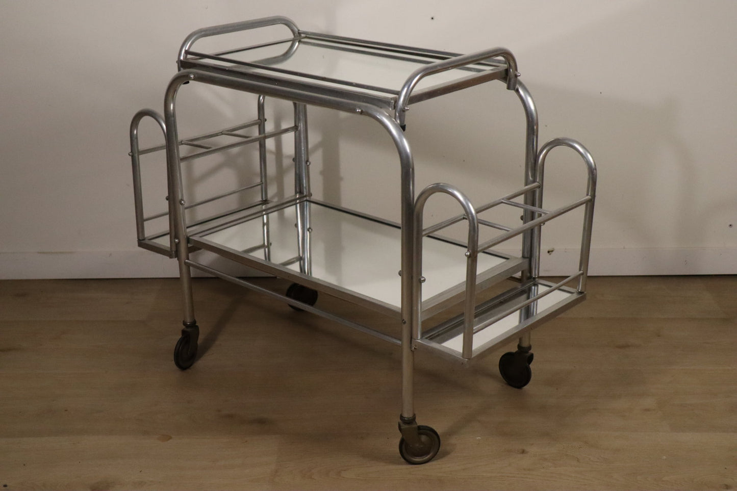 Desserte roulante vintage années 70 en métal chromé et verre miroir