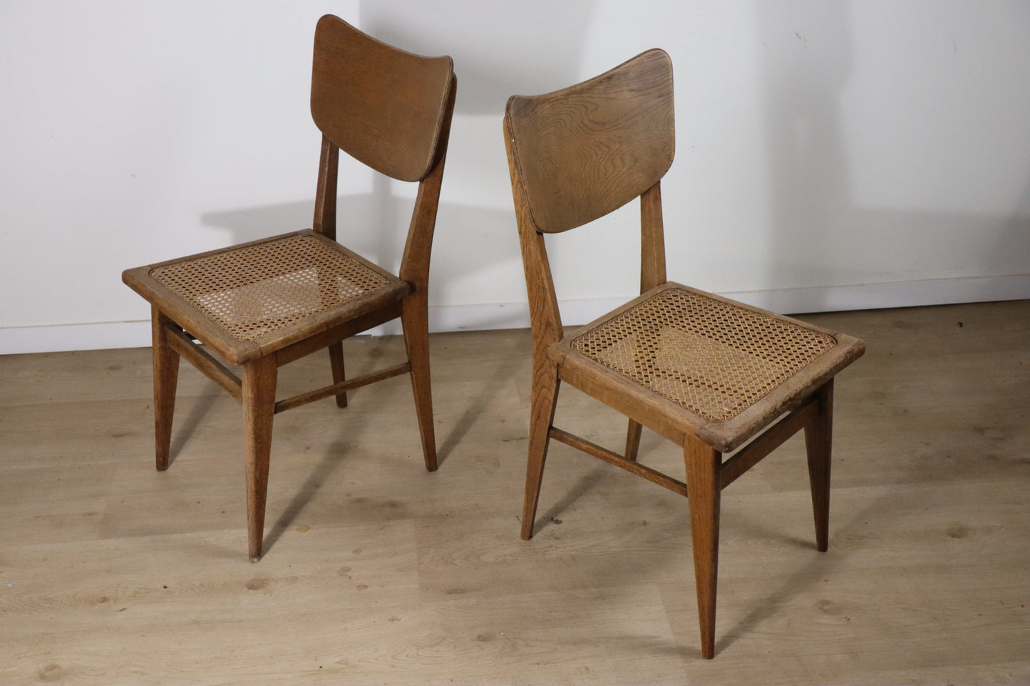 Paire de chaises vintage en chêne et cannage, 1950