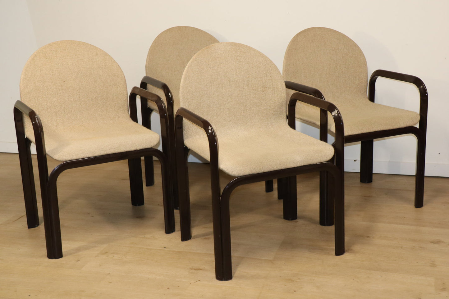 Ensemble de 4 chaises par Gae Aulenti pour Knoll