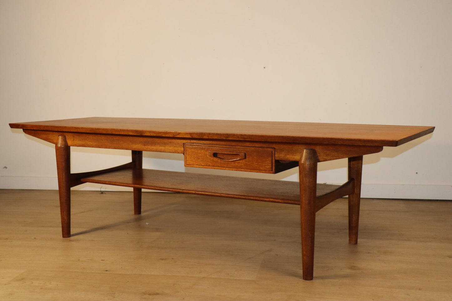 Table basse scandinave en teck années 60