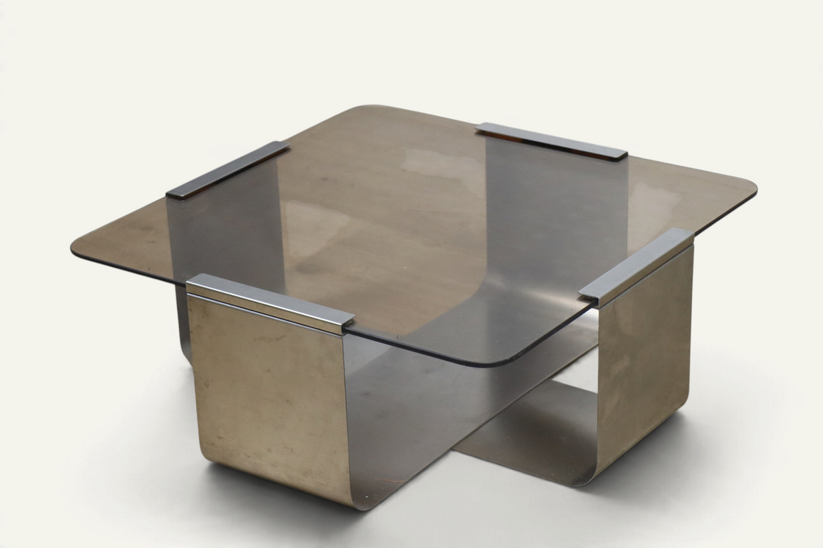 Table basse acier brossé et verre fumé, d'après François Monnet – années 70
