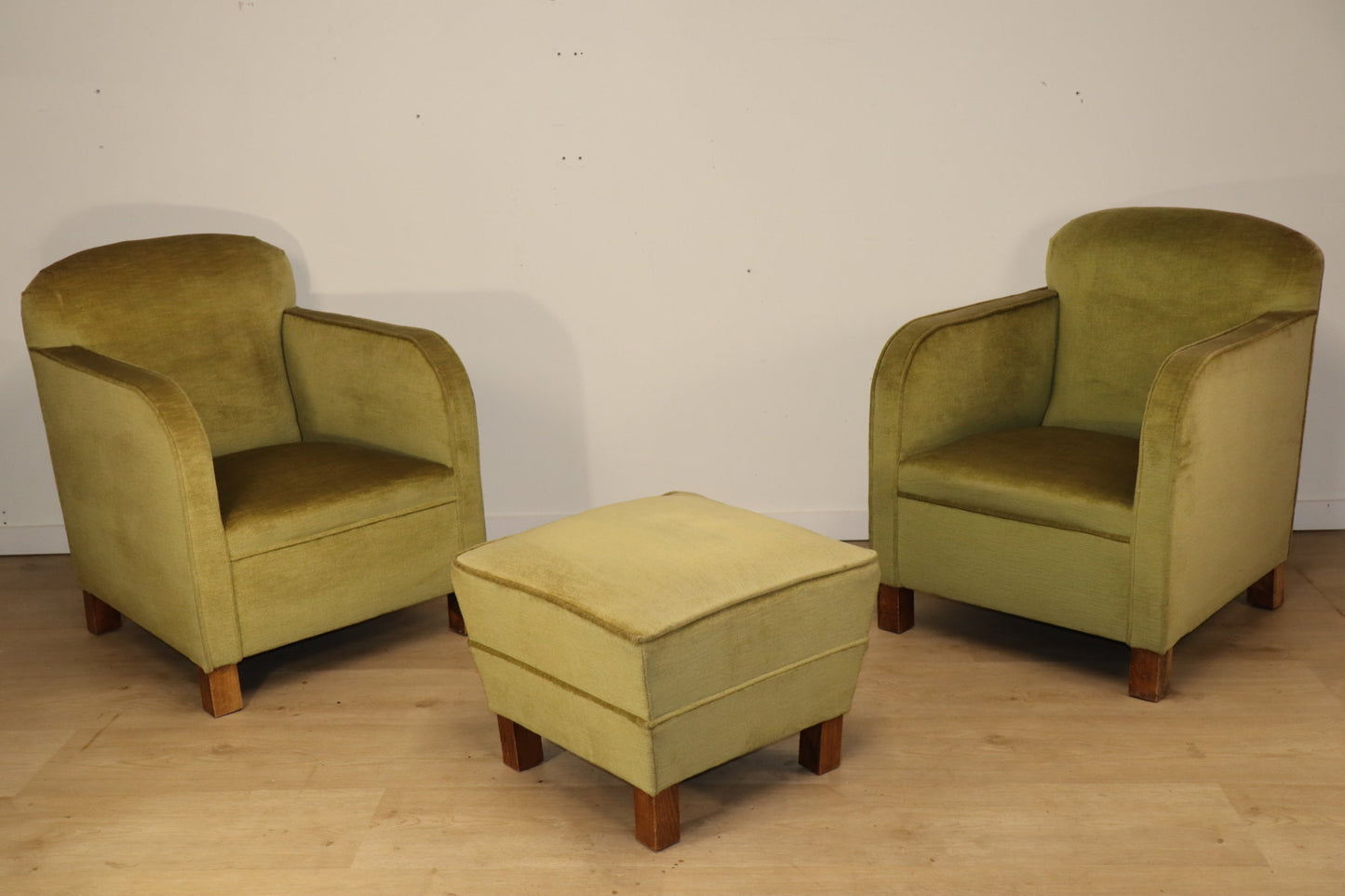 Paire de fauteuils vintage en velours avec repose-pied - Années 50