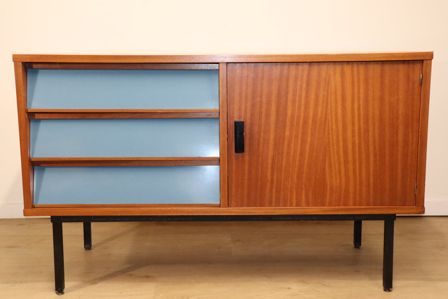Vintage modernist teak sideboard – 1960
