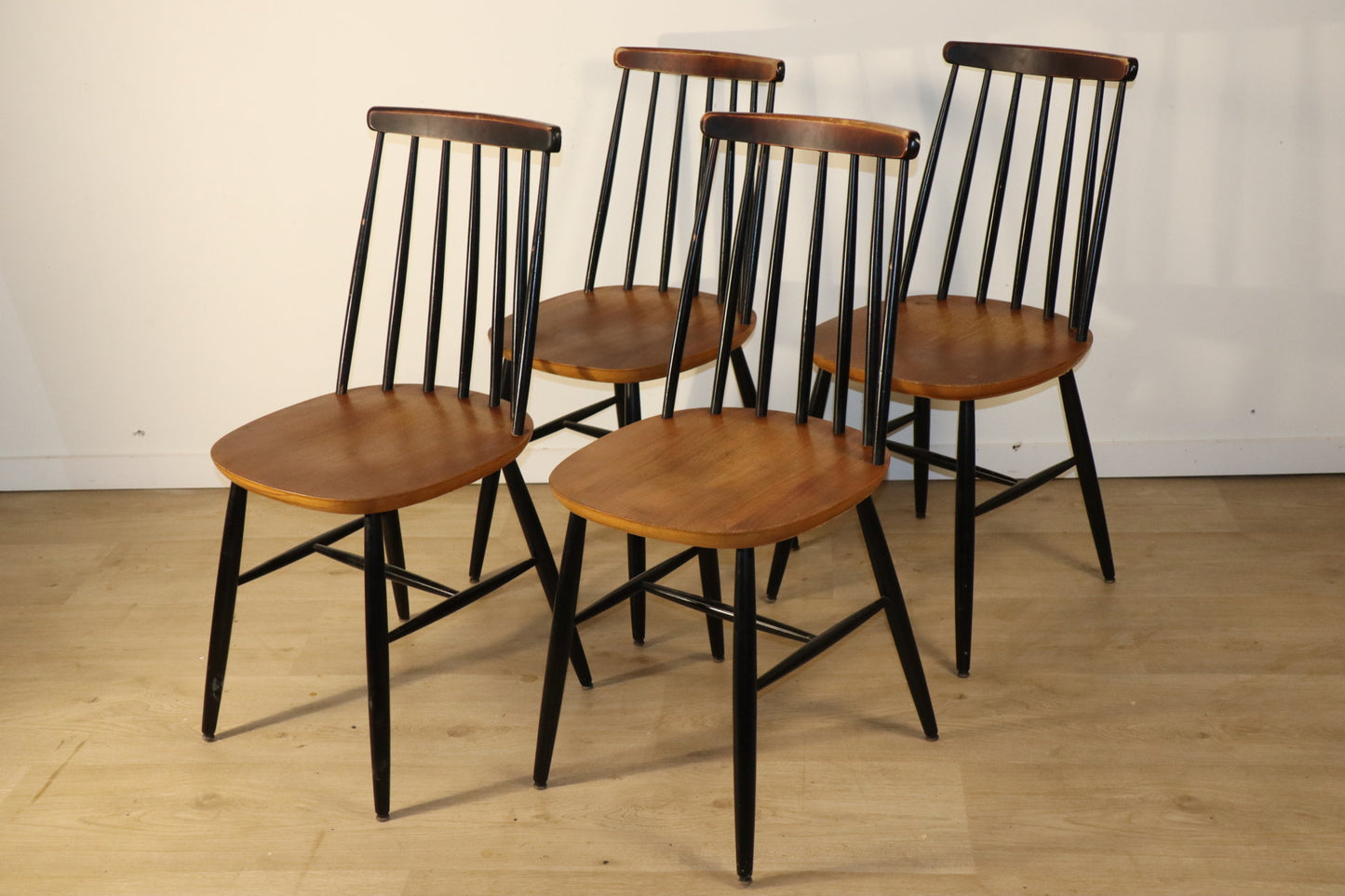 Série de 4 chaises vintage en bois, 1960