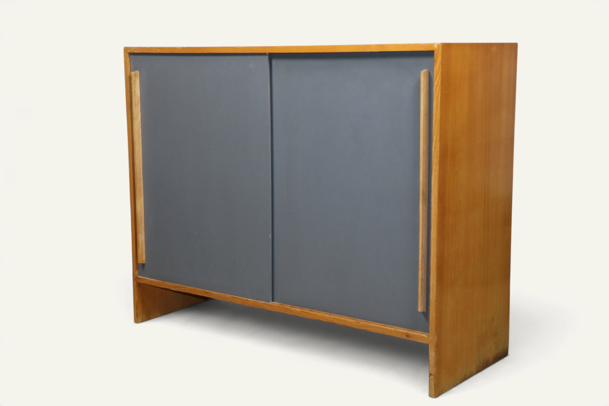 Meuble d’appoint vintage en bois à portes coulissantes – années 60