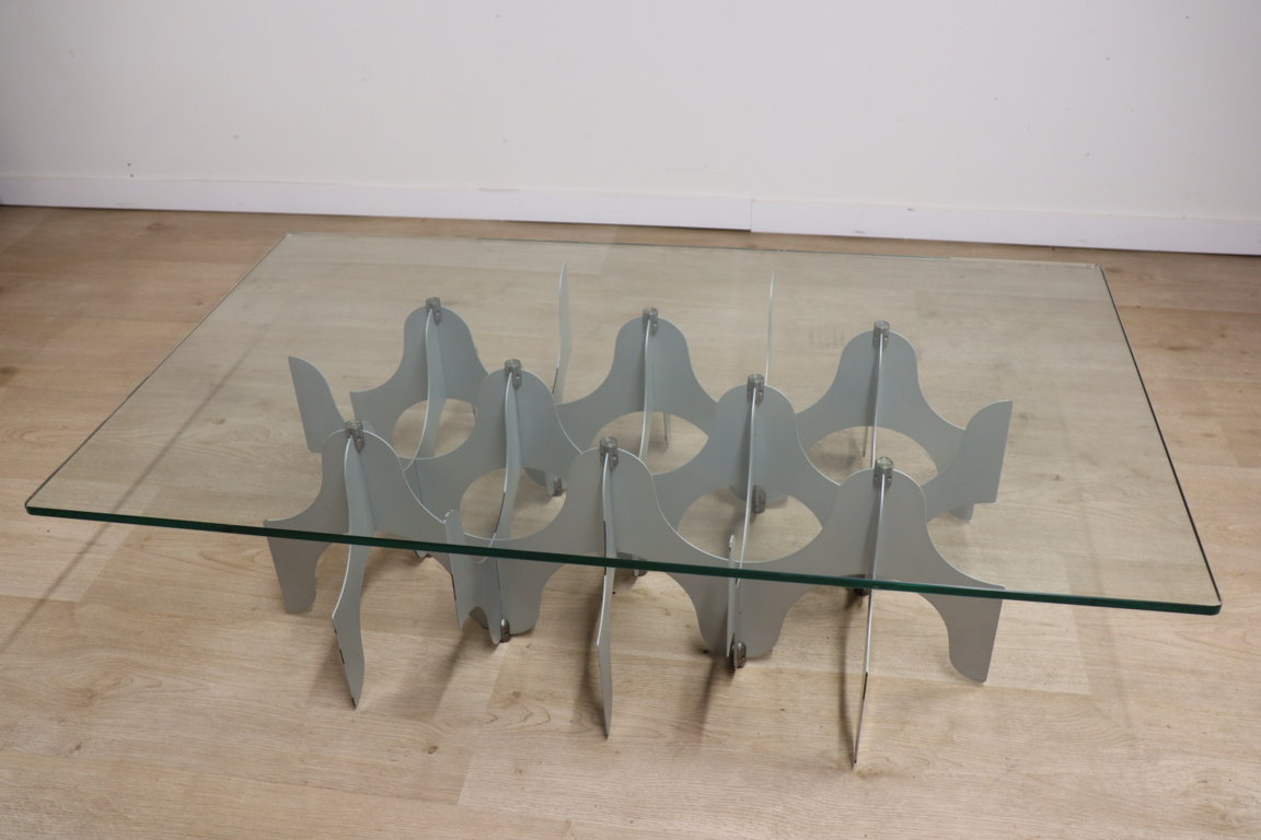 Table basse sculpturale minimaliste en métal et verre