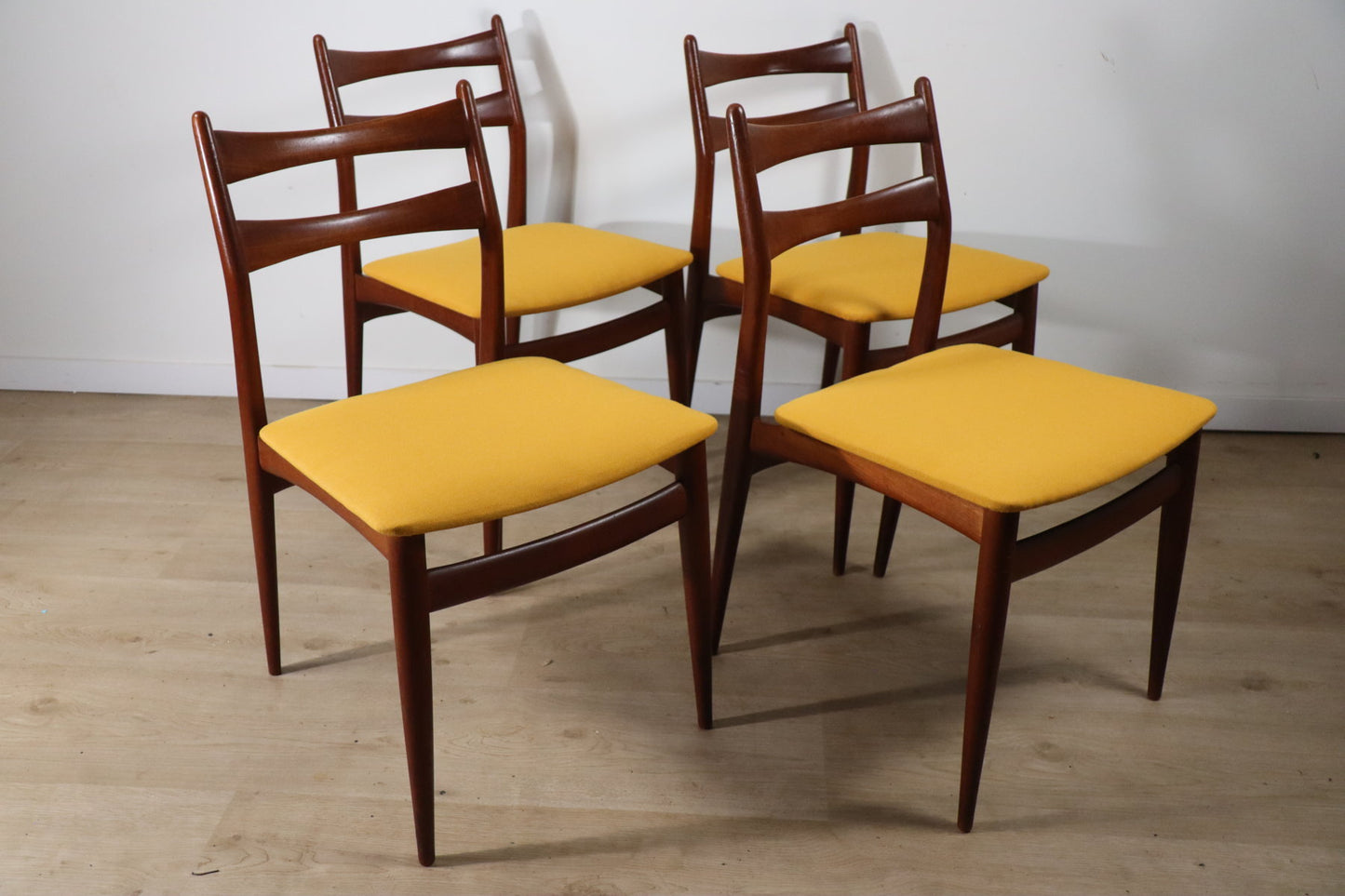 Série de 4 chaises scandinave édition Swiss Teak, 1960