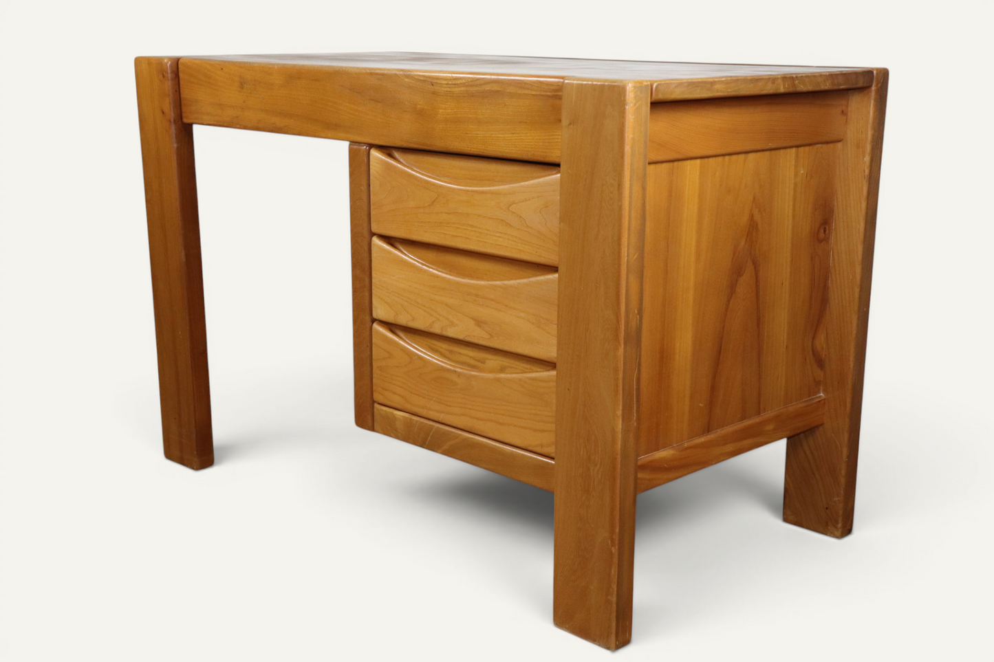 Bureau Regain en orme massif – Années 1970