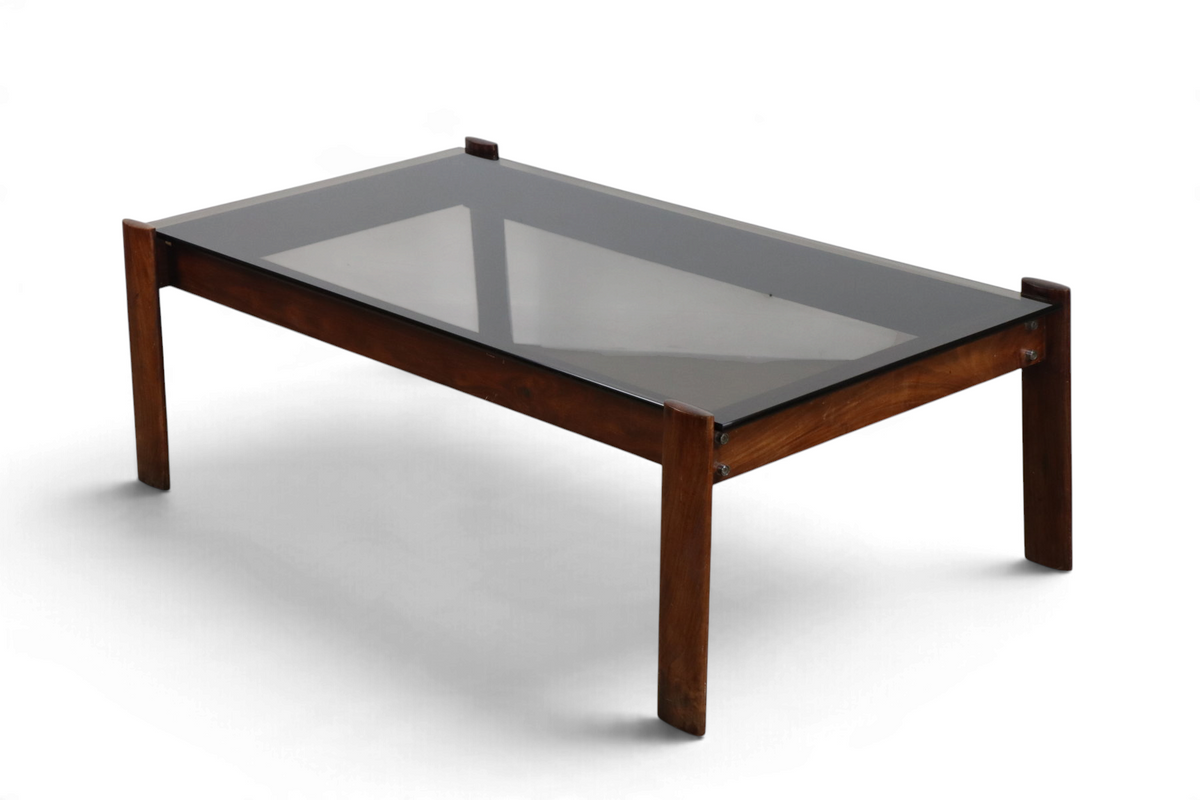 Table basse Percival Lafer en bois exotique et verre fumé – Brésil, 1970