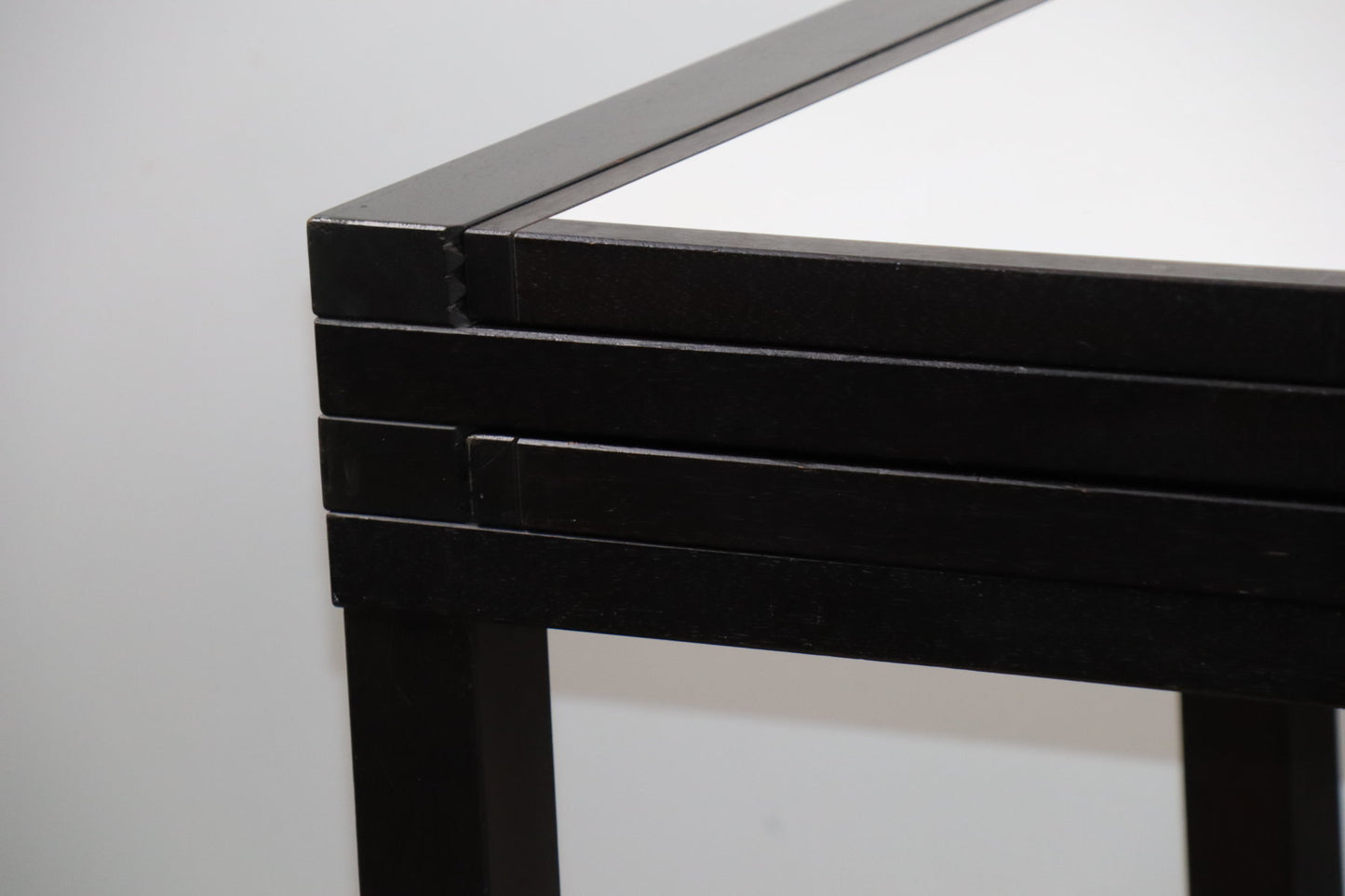 Table modulable bi-colore Bernard Vuarnesson - Années 80