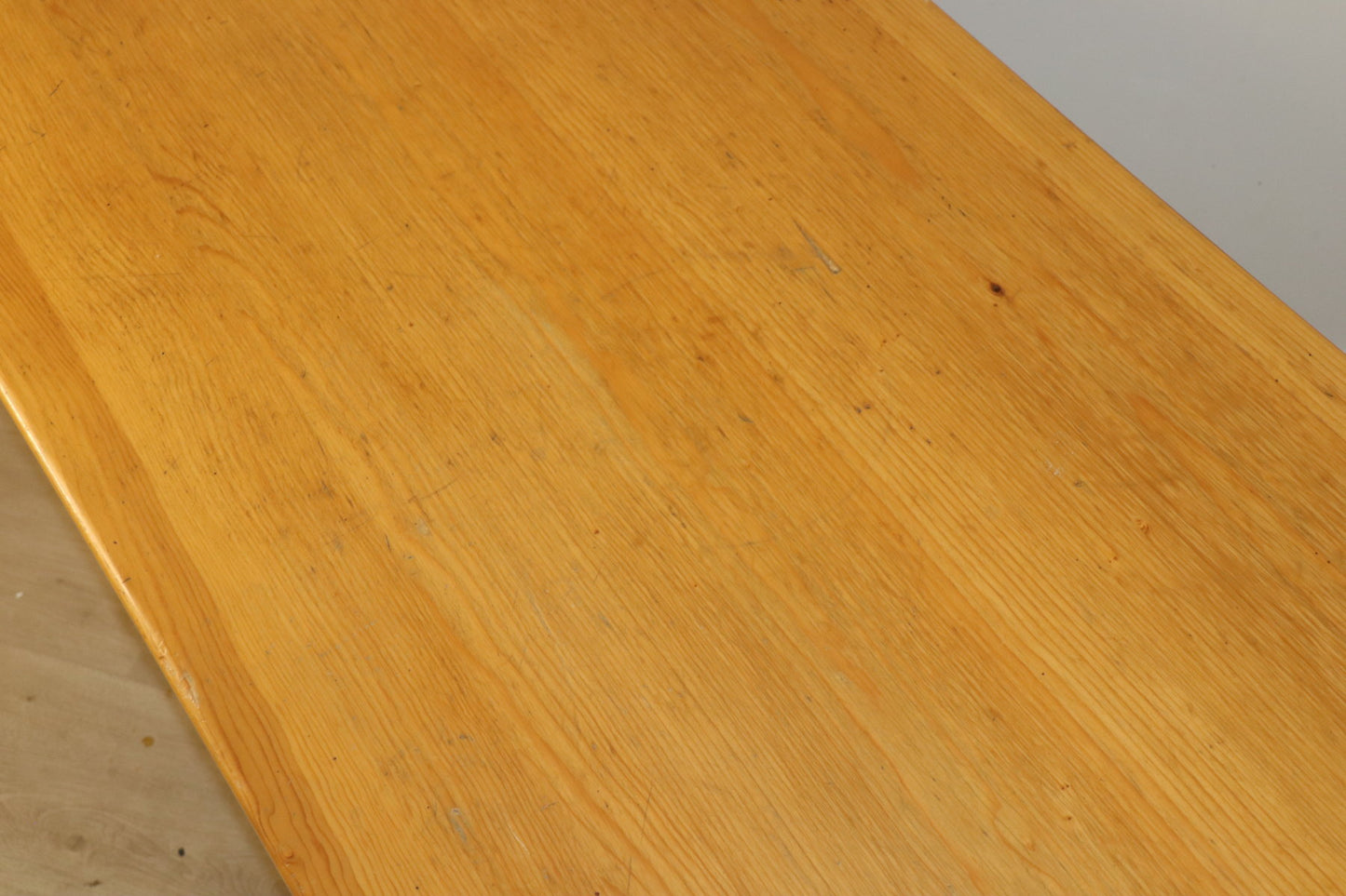 Table René Martin en pin massif moderniste, 1960