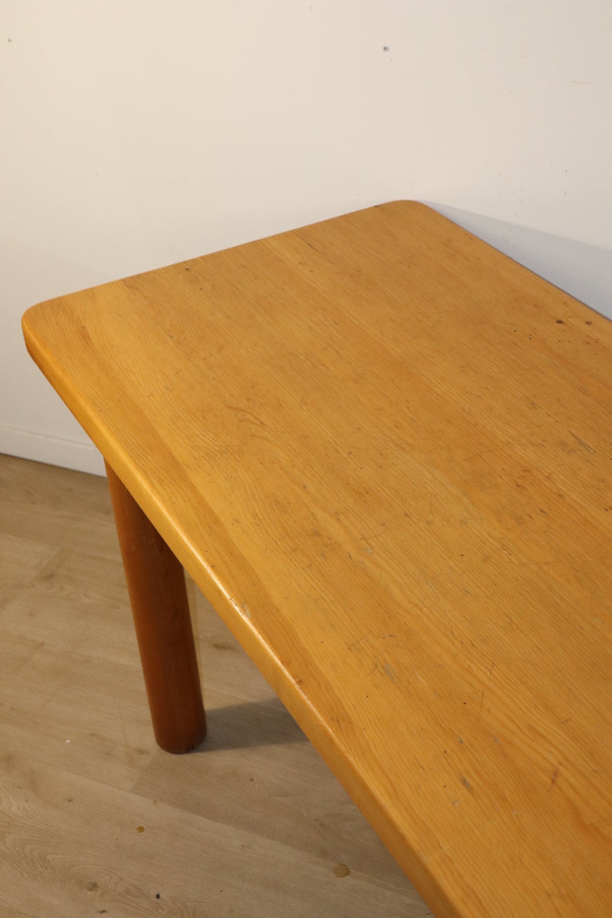 Table René Martin en pin massif moderniste, 1960
