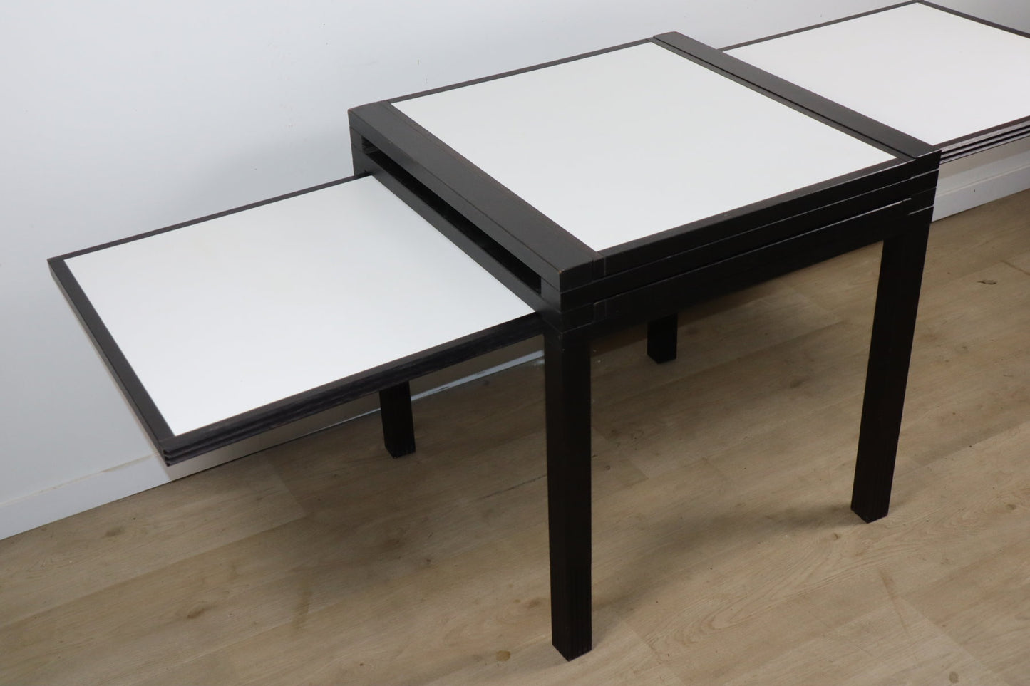 Table modulable bi-colore Bernard Vuarnesson - Années 80