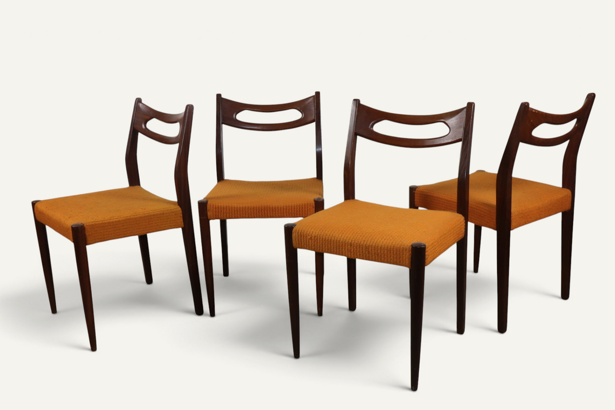 Série de 4 chaises vintage en teck et laine orange – années 60