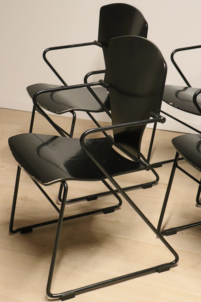 Série de 6 chaises minimaliste modèle "EGOA 300" par Josep Mora