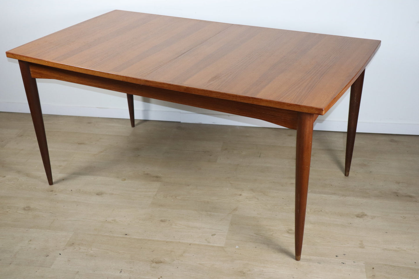 Table de repas scandinave extensible en teck – années 60