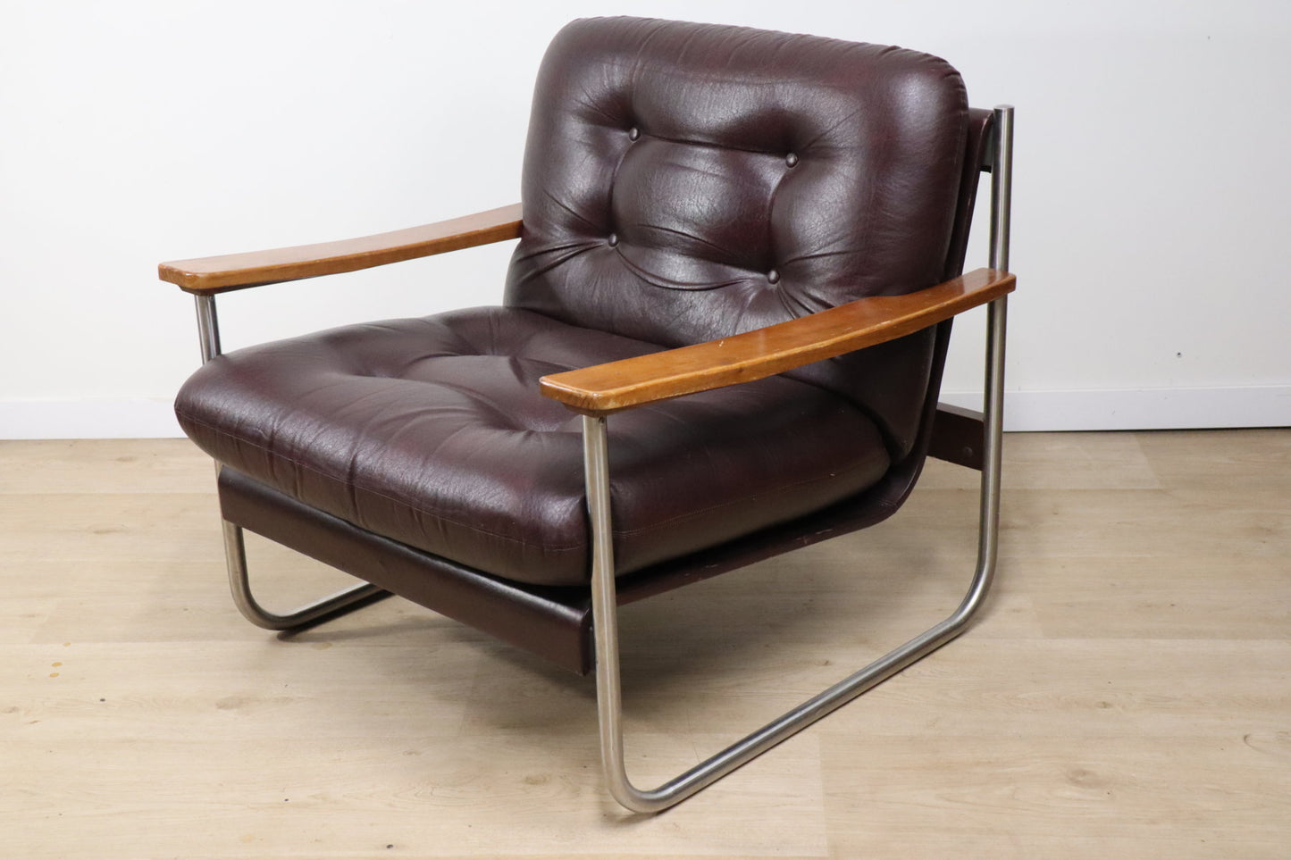 Fauteuil vintage style Bauhaus en skaï et métal, 1970
