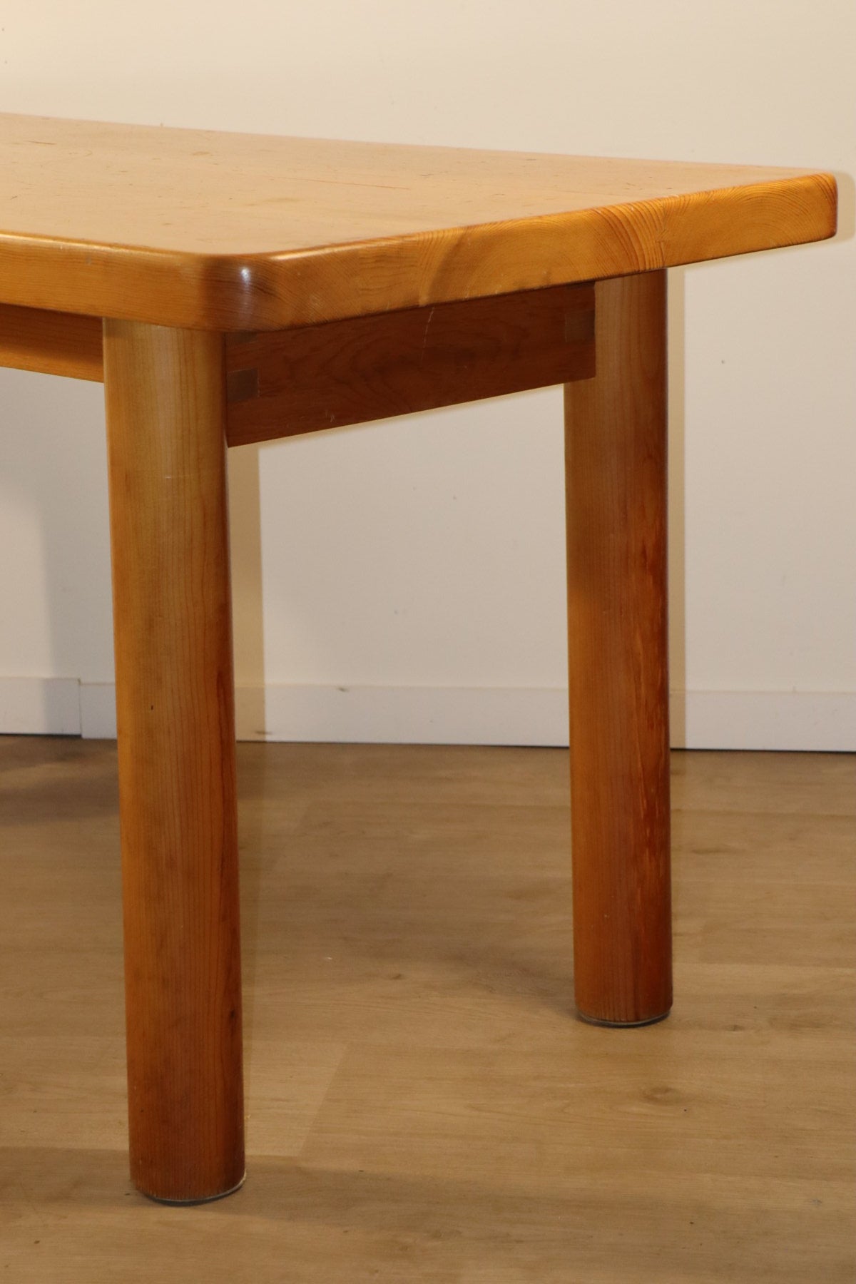 Table René Martin en pin massif moderniste, 1960