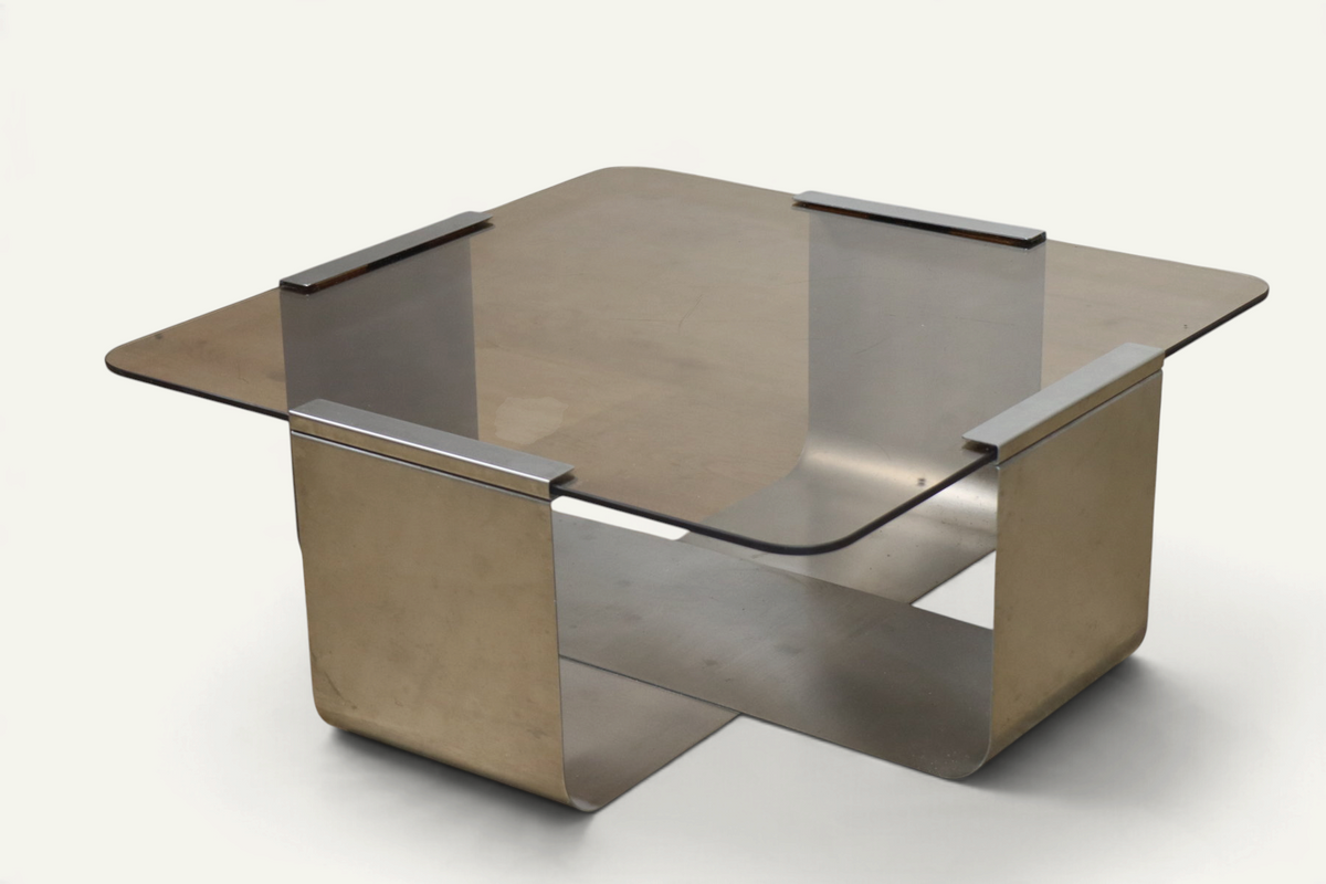 Table basse acier brossé et verre fumé, d'après François Monnet – années 70