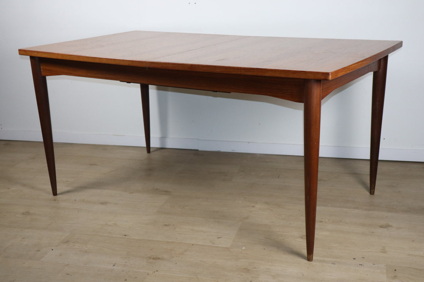 Table de repas scandinave extensible en teck – années 60