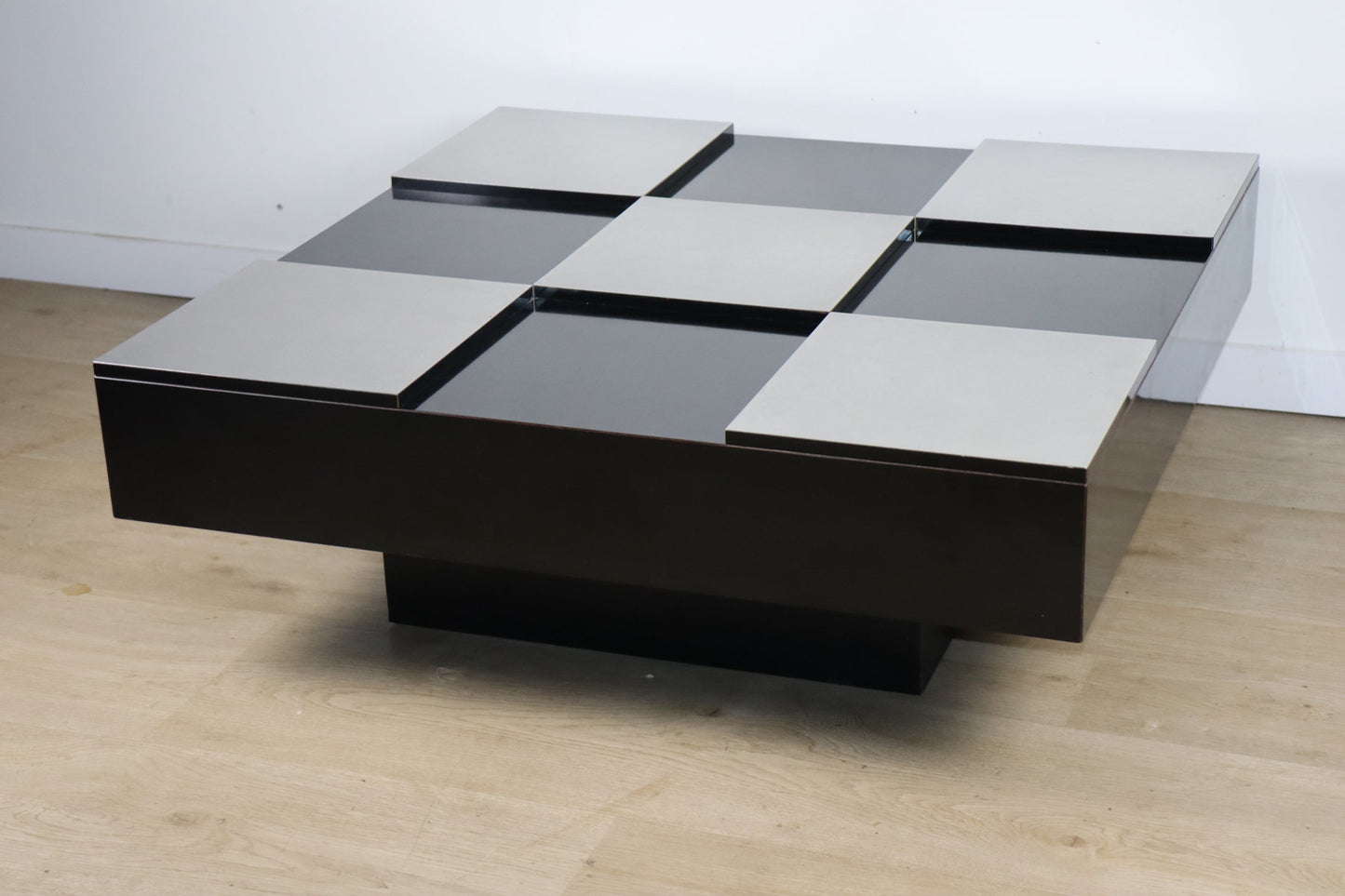 Table basse vintage en bois laqué et aluminium - Années 70