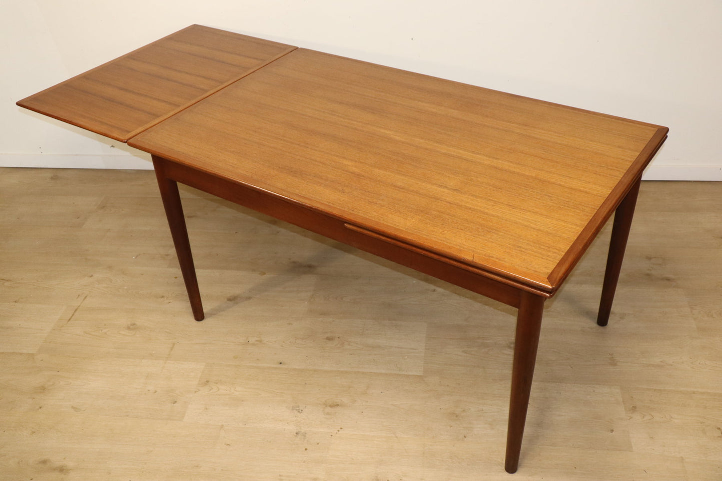 Table de repas extensible scandinave danoise en teck, 1960