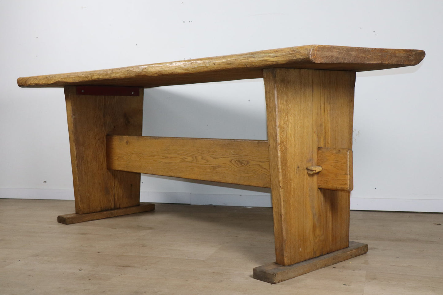 Table de repas brutaliste en bois massif - Années 50/60