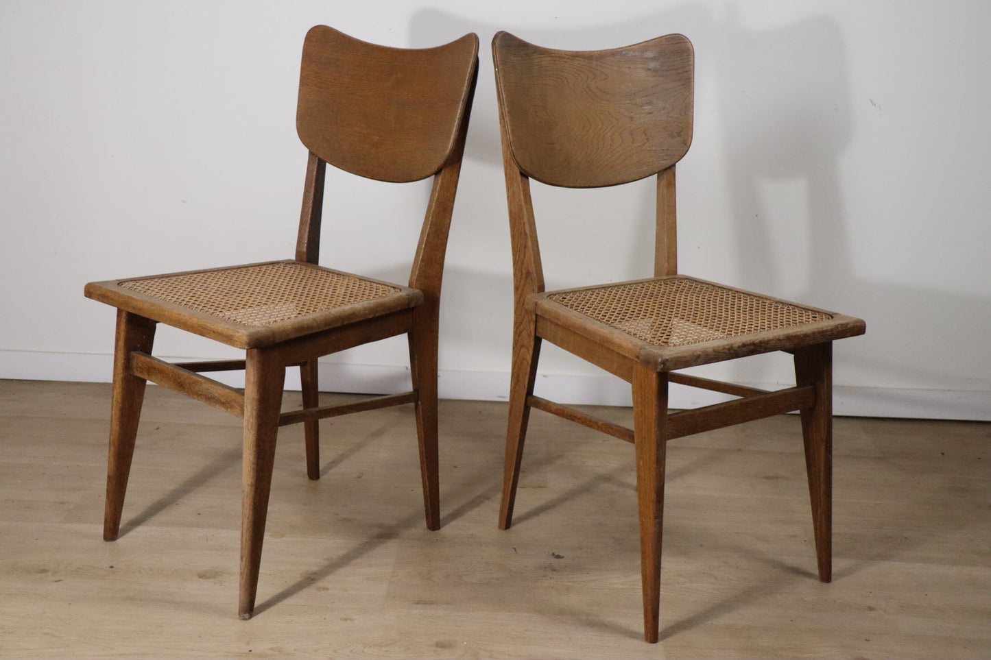 Paire de chaises vintage en chêne et cannage, 1950