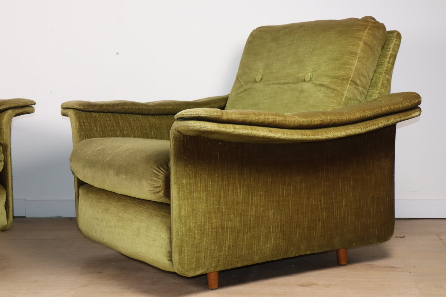 Paire de fauteuils vintage en velours – Années 60
