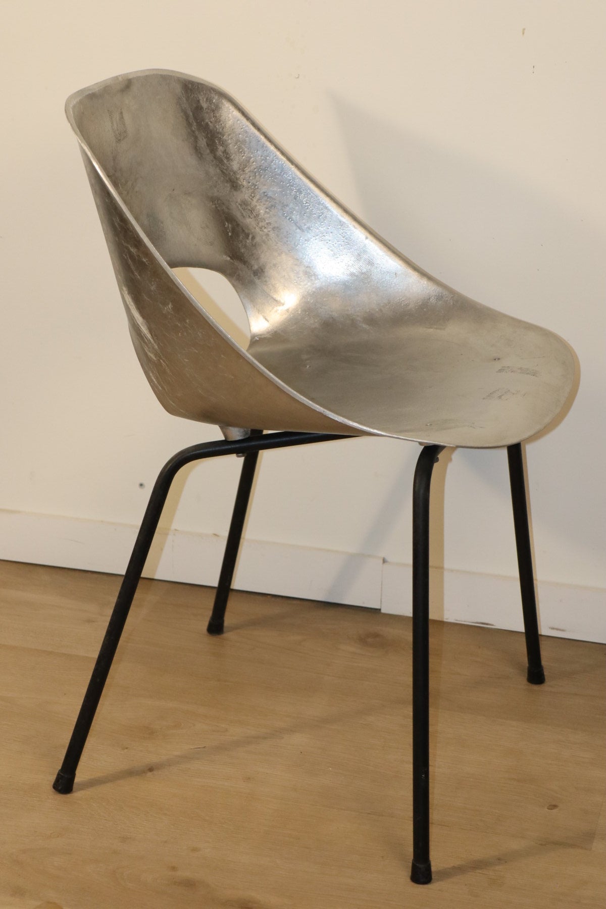Chaise Aluminium modèle "Tulipe" de Pierre Guariche édition Steiner, 1960