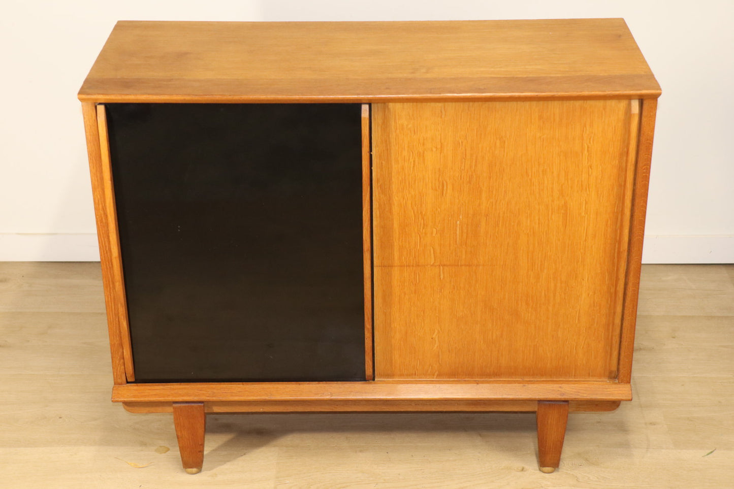 Meuble d'appoint vintage à portes coulissantes, 1960