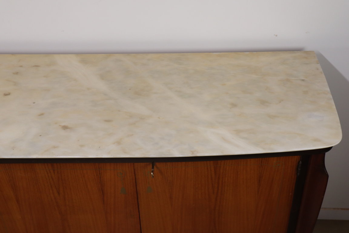 Enfilade italienne en bois vernis et marbre de carrare, 1960