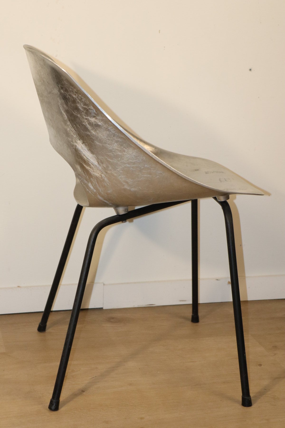Chaise Aluminium modèle "Tulipe" de Pierre Guariche édition Steiner, 1960