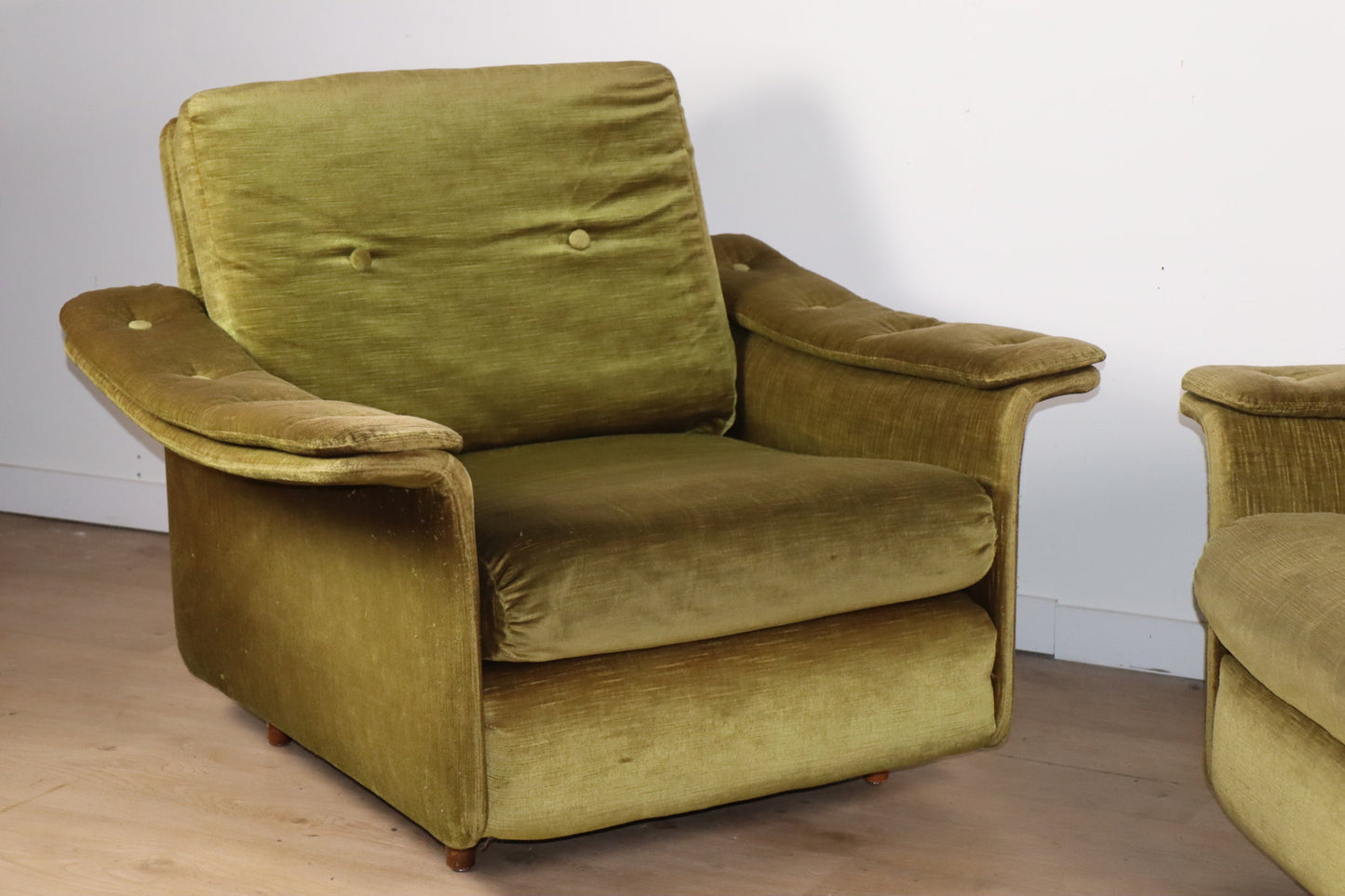 Paire de fauteuils vintage en velours – Années 60