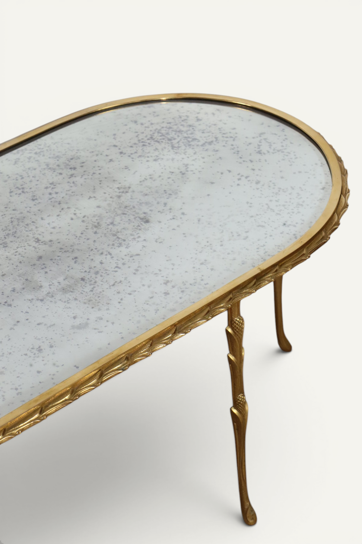 Table basse Maison Baguès en bronze doré et miroir vieilli – Années 1950